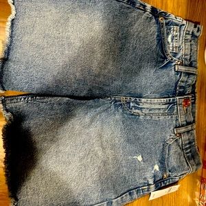 Gap Bermuda denim shorts, ready for Spring!